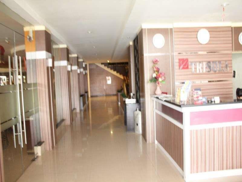 Urbanview Trisula Hotel Macasar Exterior foto